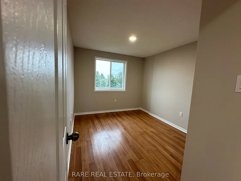253 Dunsmore Ln N — Photo 17