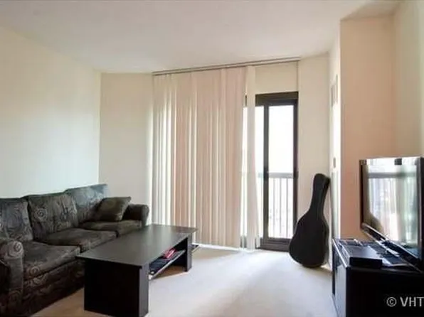 400 N La Salle Dr APT 3106, Chicago, IL 60654