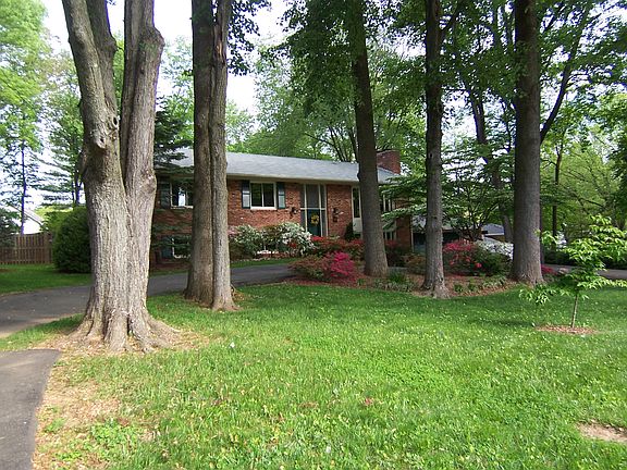 4th image of 5004 Bradford Dr