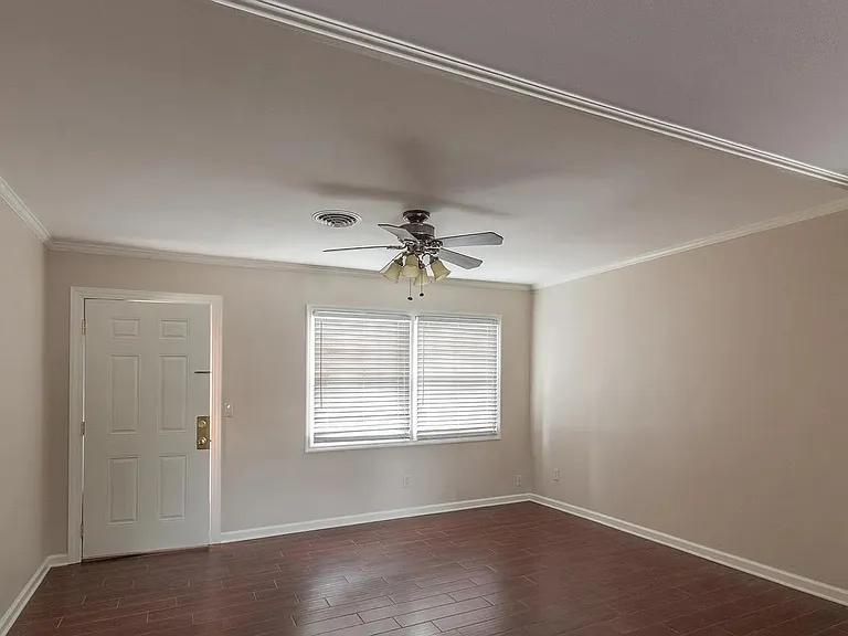 3000 Golden Rd #7 — Photo 9