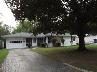 955 S Western Ave, Watseka, IL 60970