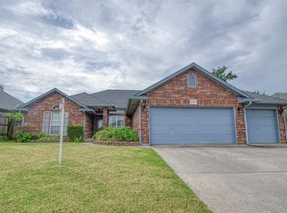 10520 Foxhorn Cir, Midwest City, OK 73130