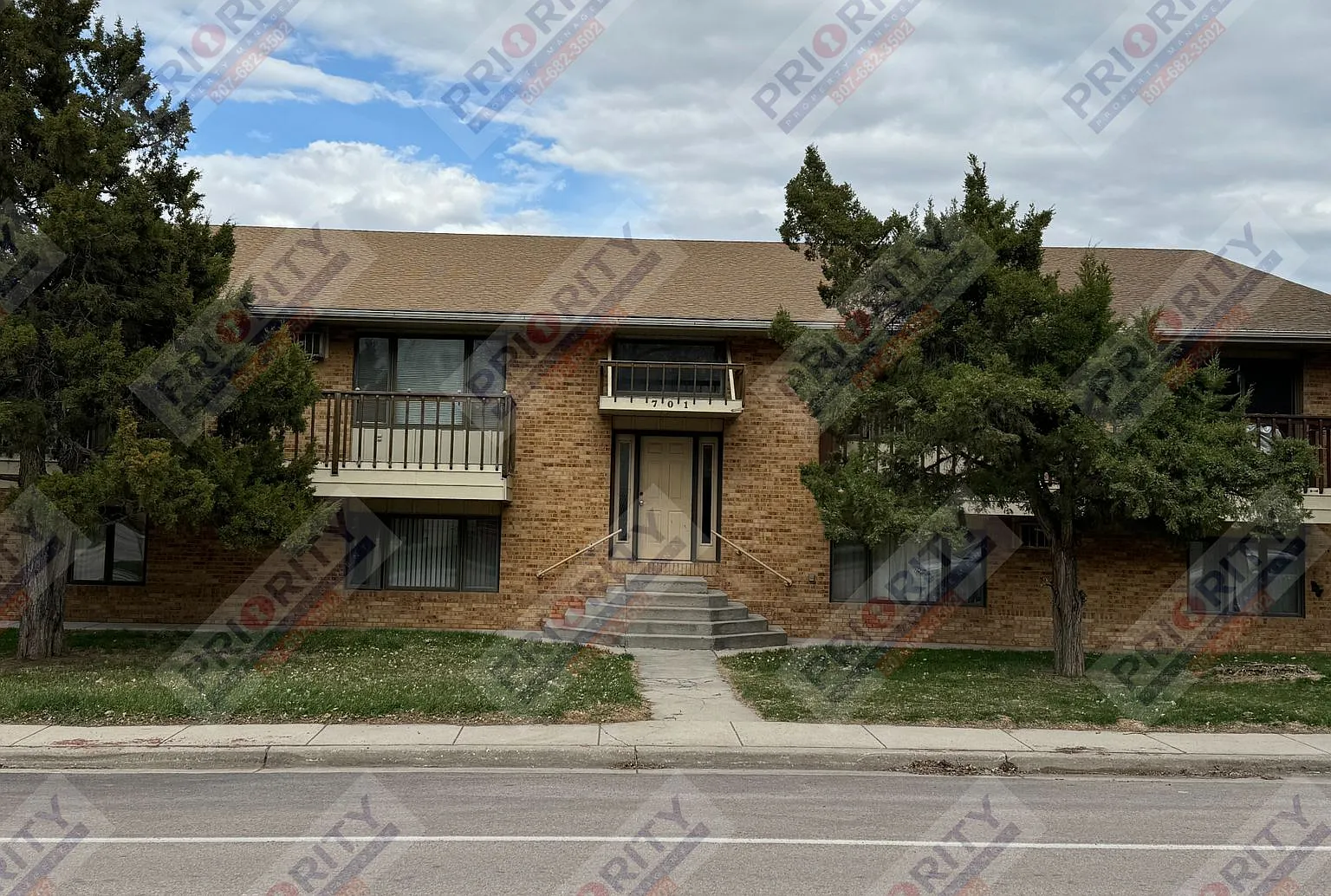 701 S Brooks Ave — Photo 1