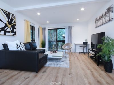22100 Burbank Blvd UNIT 216B, Woodland Hills, CA, 91367