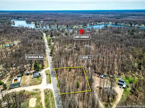 1900 S Jackson Ave, Harrison, MI 48625