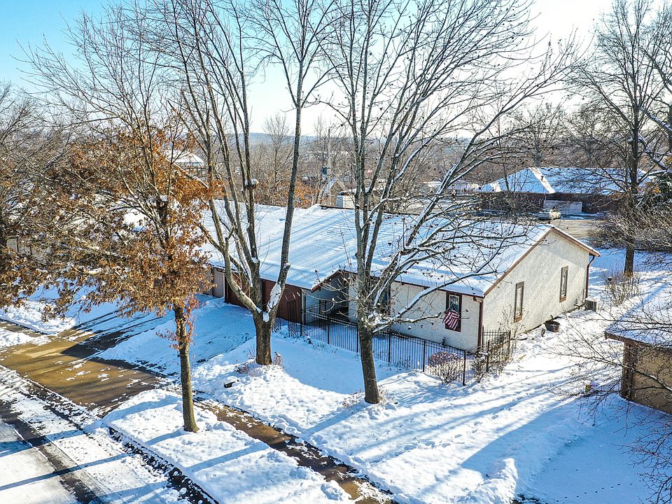 1st image of 509 E Woodbridge Ln