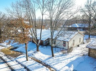 509 E Woodbridge Ln, Kansas City, MO 64145