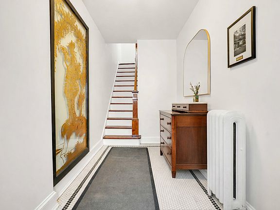 4th image of 6438 Catalpa Ave Floor 2