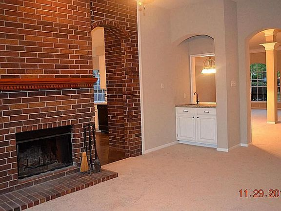 4th image of 926 Knotty Elmwood Trl