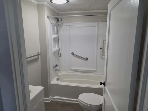 220 Hayes Ave, Hudson, NC 28638