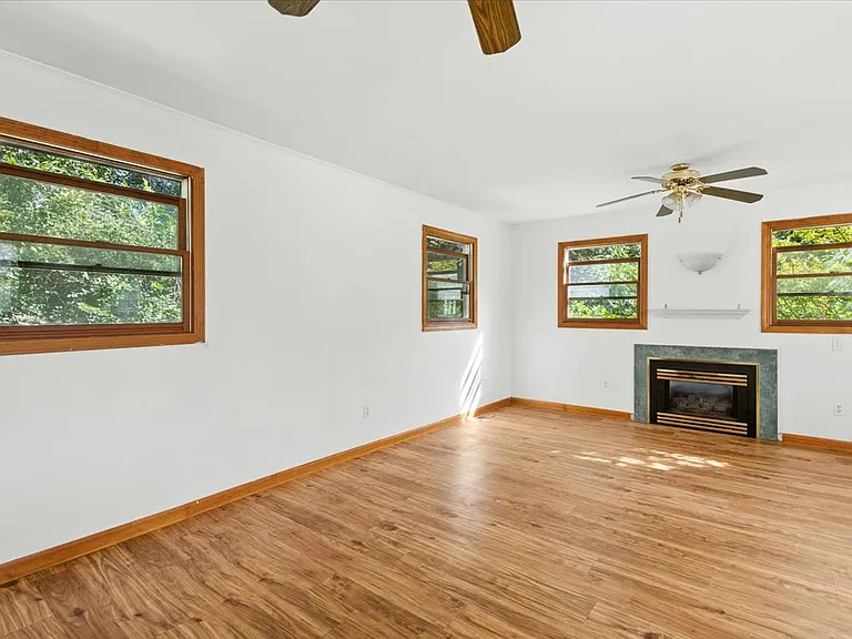 18 Maplewood Dr — Photo 21