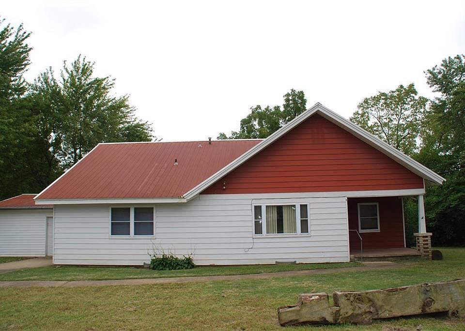 1st image of 310 E School St