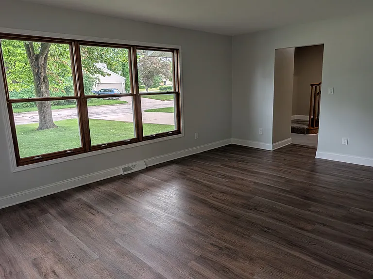 1311 Whittier Dr — Photo 3