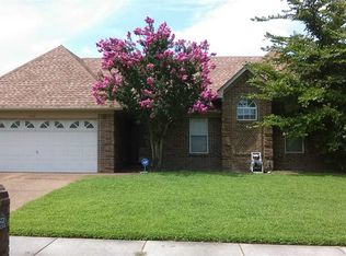 5469 Ross Rd, Memphis, TN 38141