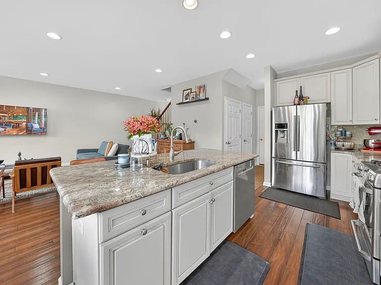 97 Autumn Ln — Photo 17