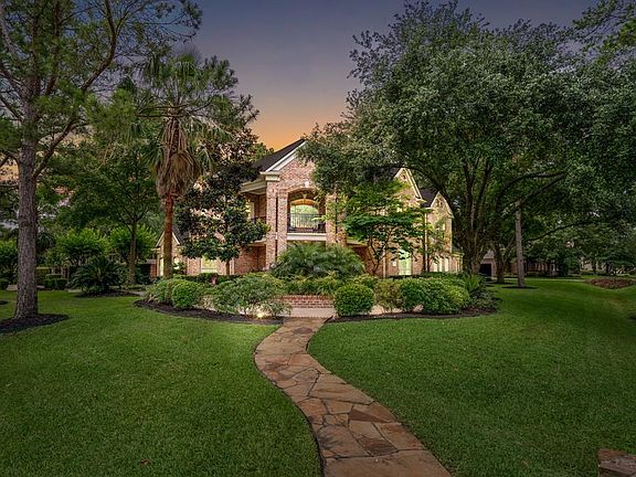 Welcome to 27 Gleannloch Estates Drive, located on over an acre in the exclusive Estates section of the premier master planned community of Gleannloch Farms.