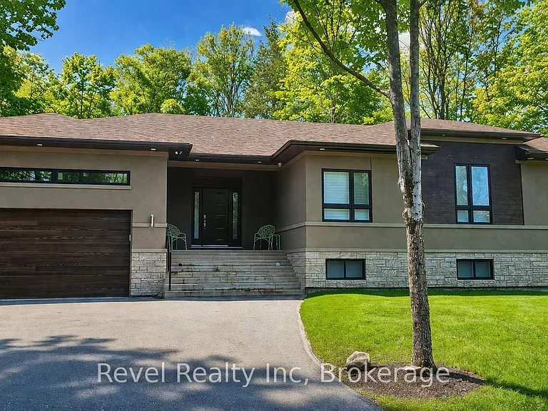 146 Moreau Pkwy — Photo 1