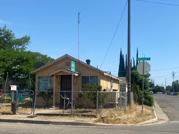 1540 E Magnolia Way, Dinuba, CA 93618