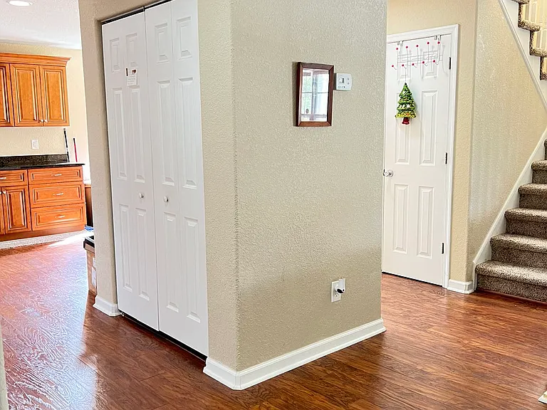 8202 Edwin Dr — Photo 30