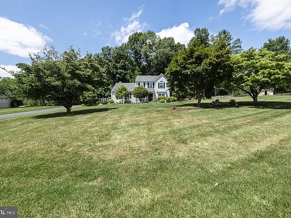 2nd image of 1612 Horseshoe Trl