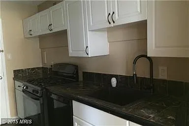 1 bed, 850 sqft, $1,900 — Photo 3