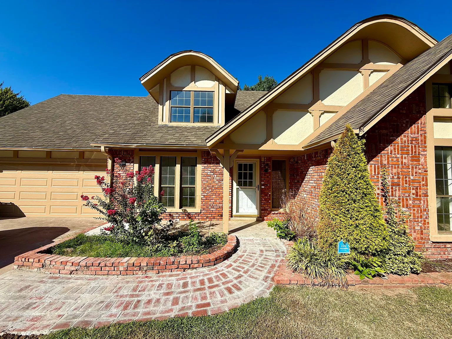4 bed, 2.5 bath, 2993 sqft, $2,495 — Photo 2