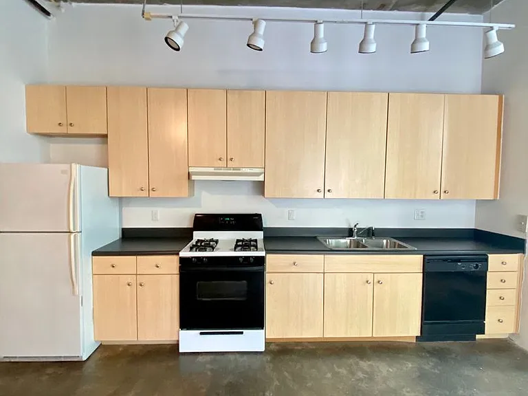 Ice House Lofts — Photo 30