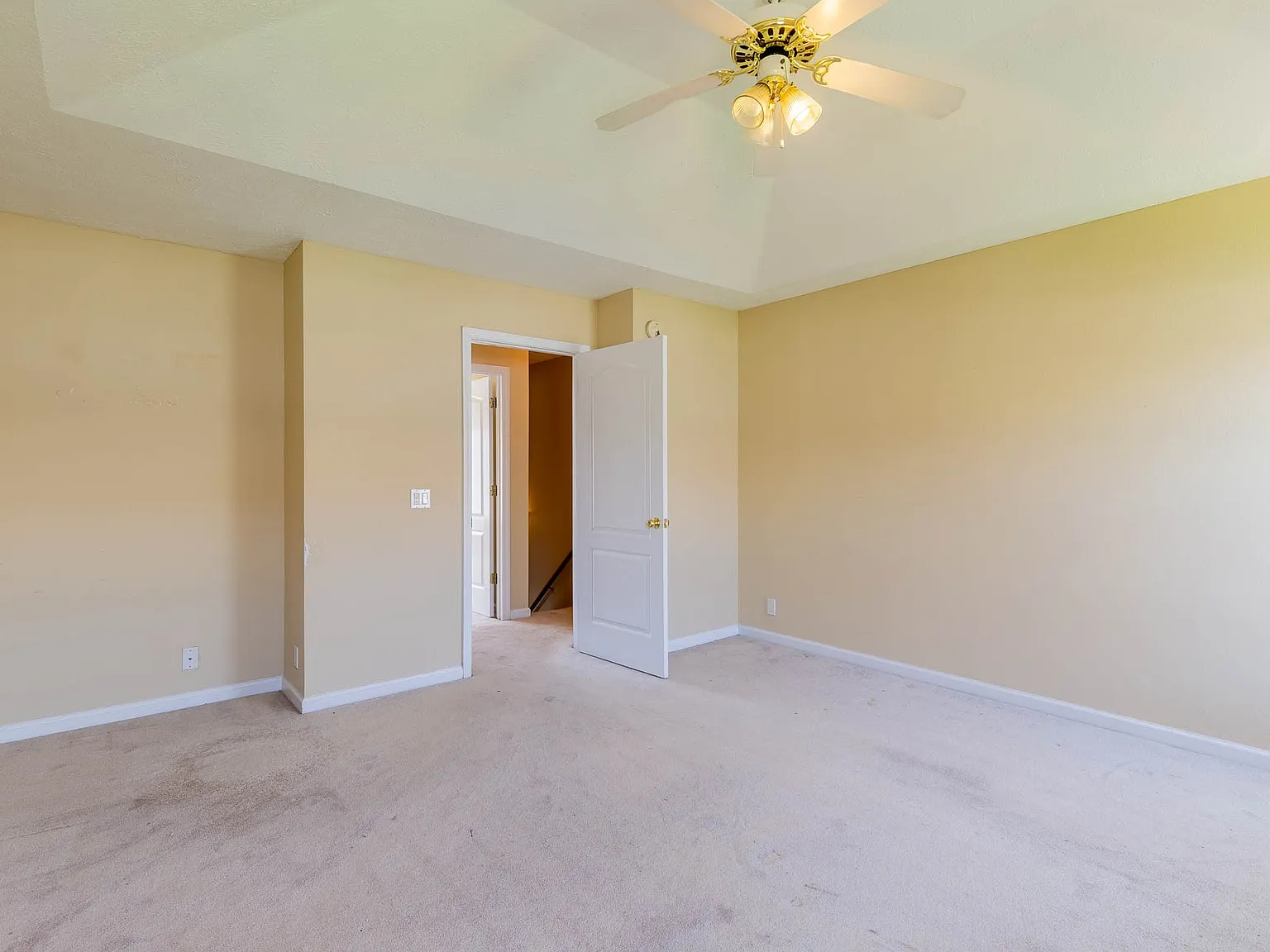 2 bed, 1280 sqft, $1,595 — Photo 3