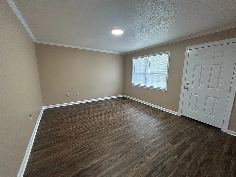 250 N Washington Ave #21 — Photo 2