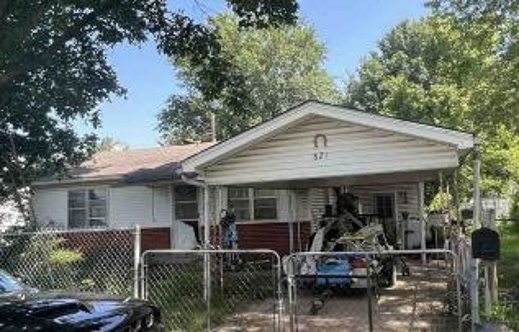 821 Raymond Ave, Hartshorne, OK 74547 Zillow