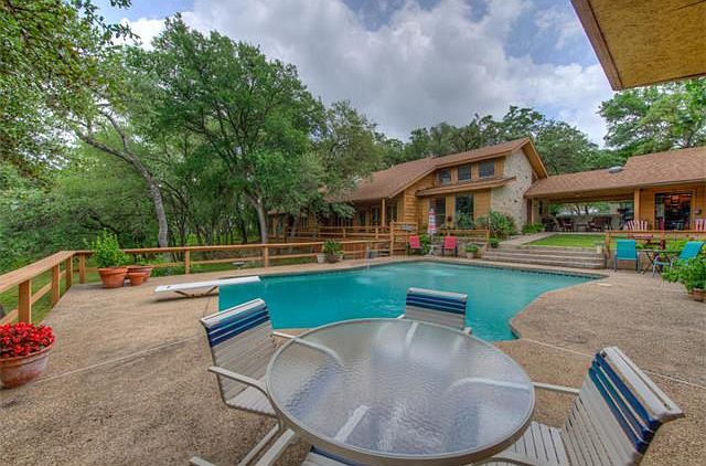 1st image of 733 Willow Creek Cir