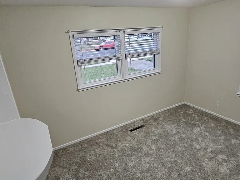 111 Broadway Blvd — Photo 8