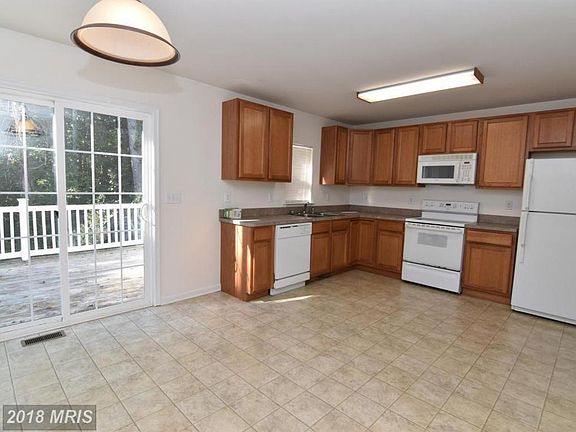 4th image of 45215 Blue Water Ln Unit B