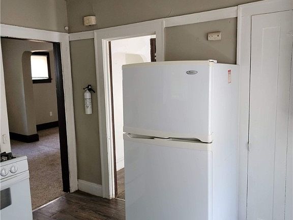 3rd image of 4154 E 142nd St