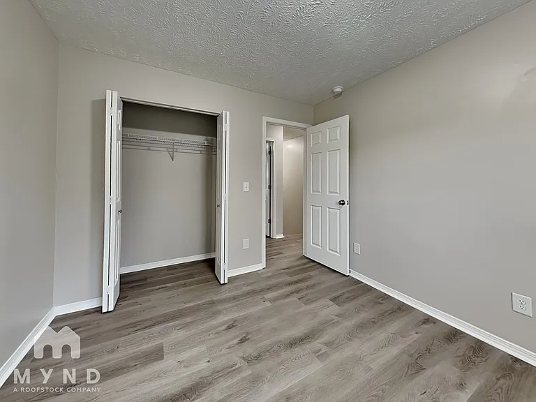 2838 Creekbend Dr — Photo 14