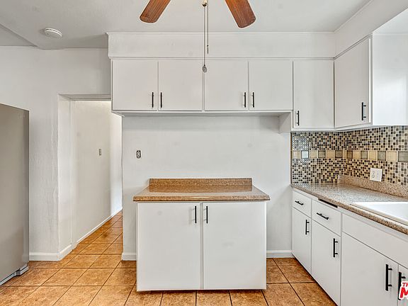 5th image of 1215 W 59th St