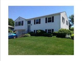21 Harbor View Rd, Portsmouth, RI 02871