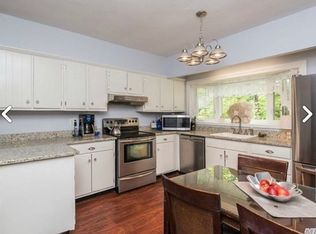 7 Harbor Beach Rd, Miller Place, NY 11764