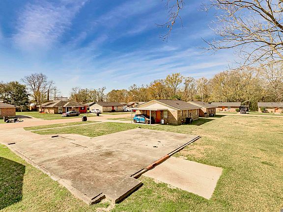 2nd image of 2741 Appleton Ave