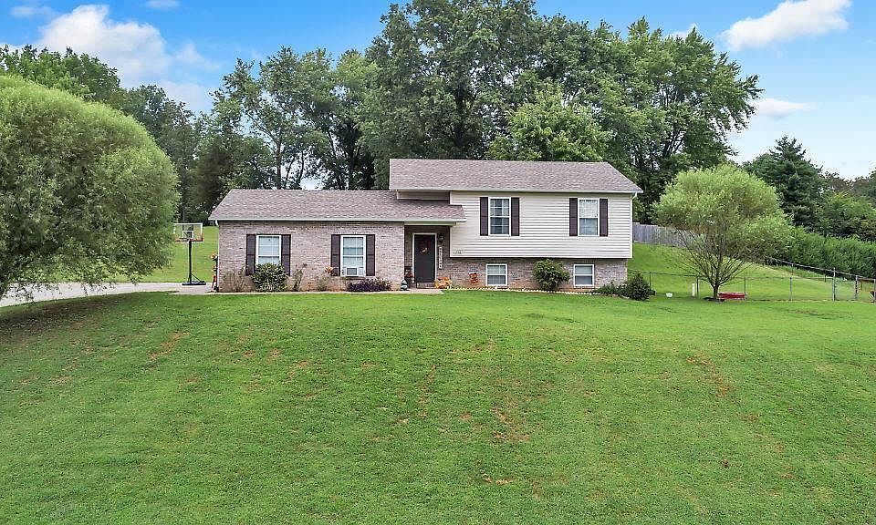 1st image of 256 Valley Park Dr