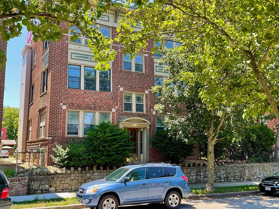 213-215 E 30th Street