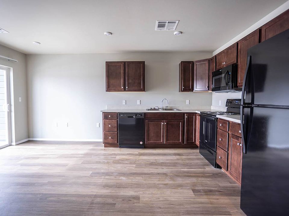 Riverbend Townhomes 349 Sergeant Square Dr Sergeant Bluff IA Zillow