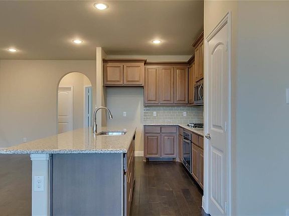 4th image of 7315 Venice Dr Unit 3