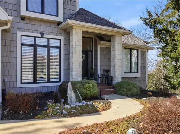 26458 W 109th Ter, Olathe, KS 66061