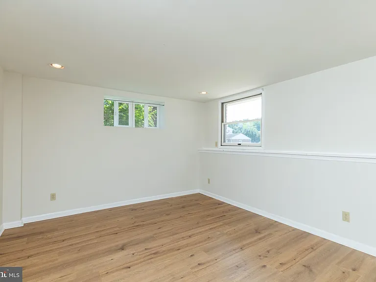 6013 Madeline Dr — Photo 16