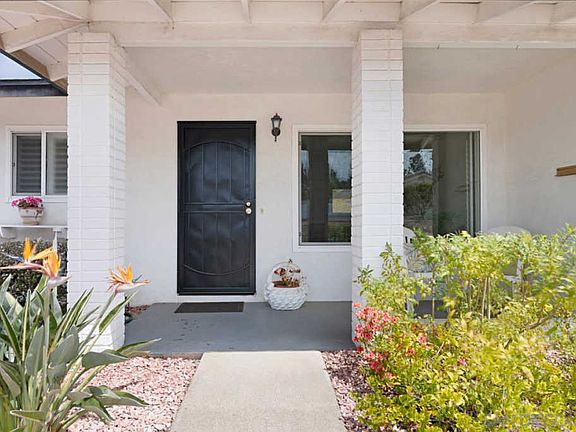 3rd image of 16455 Bernardo Oaks Dr