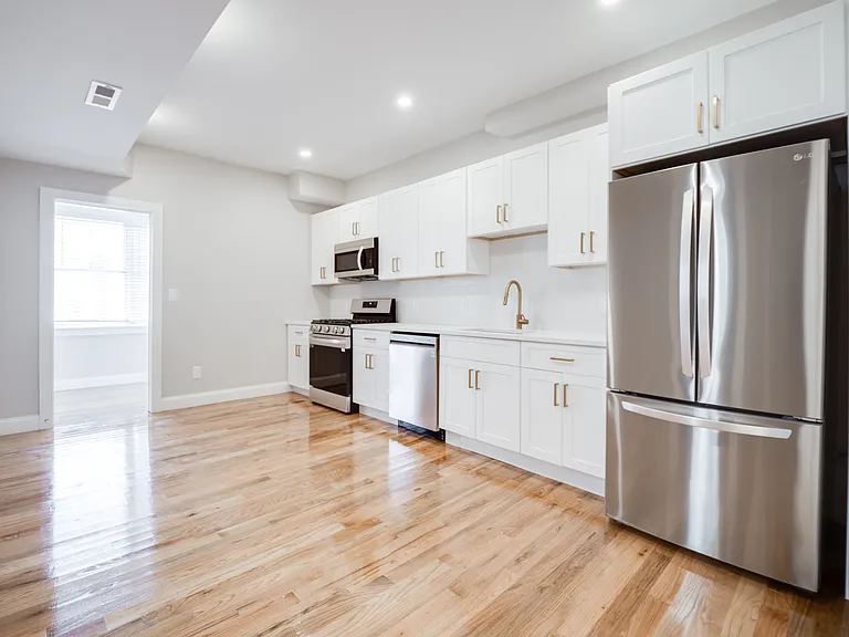 232 Saratoga St #2 — Photo 5