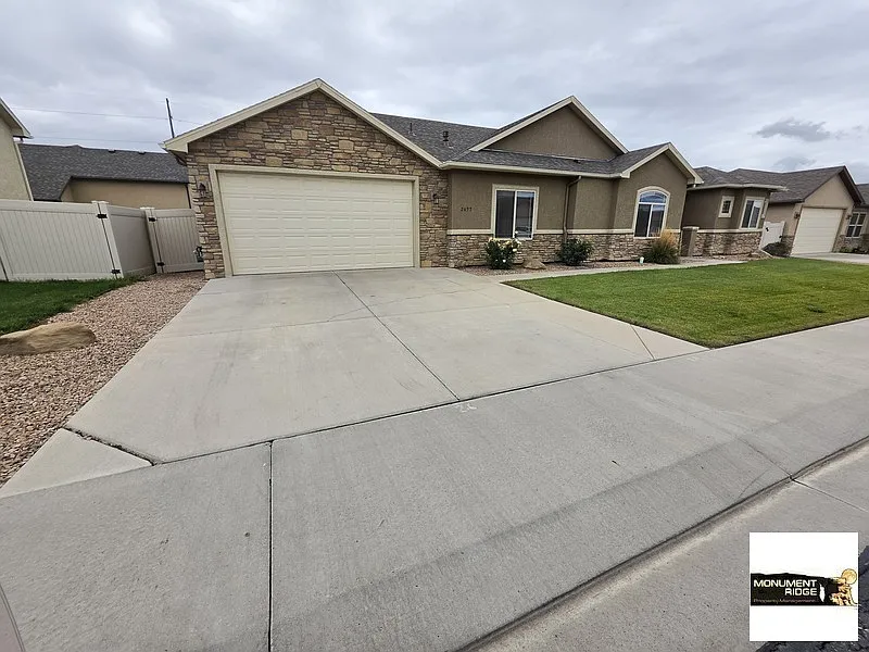 4 bed, 1824 sqft, $2,650 — Photo 3