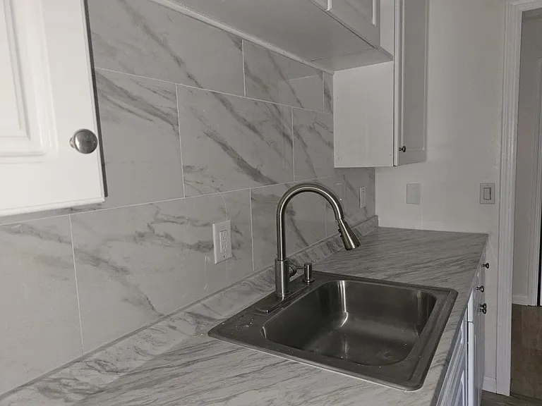 100 Quarry Rd — Photo 11