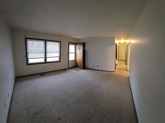 4th image of 5001 S 47th St